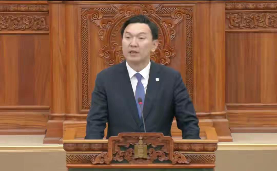 蒙古国国家大呼拉尔任命乌其尔勒为该国总理，说白了就是蒙古国亲西方派和亲华派达成了