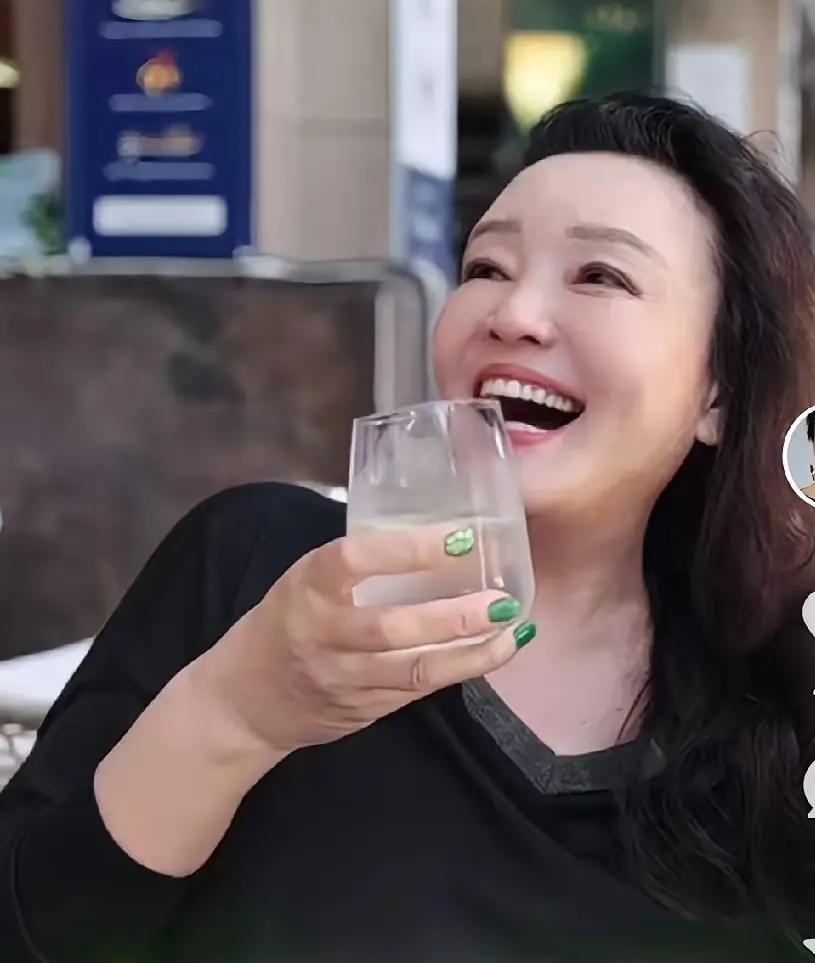 很服兰姐，活成真正大女主！兰姐在大是大非面前拎得清。马筱梅带小汪宝回京，兰姐