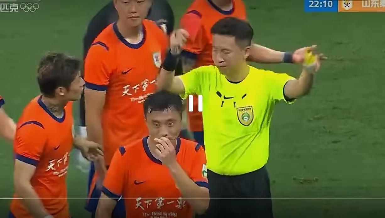 这张红牌直接拉低了中国职业联赛的水平当我写下这个题目时，自己都有点不好意思。