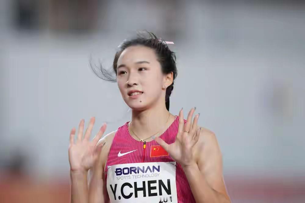 太炸裂！17岁陈妤颉拿下亚运百米金牌9月25日，名古屋亚运会女子百米决赛上