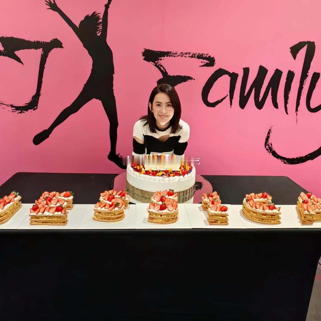 宣萱55岁生日，举办生日会和粉丝们一起庆祝。​​​