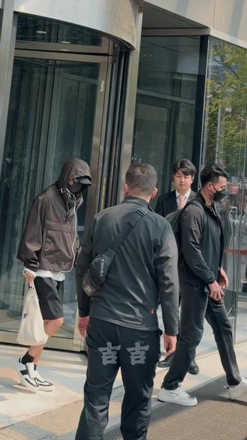 肖战拿完影帝就回来拍十日终焉了肖战返回拍十日终焉荣耀加身不恋荣光！肖战拿下影帝