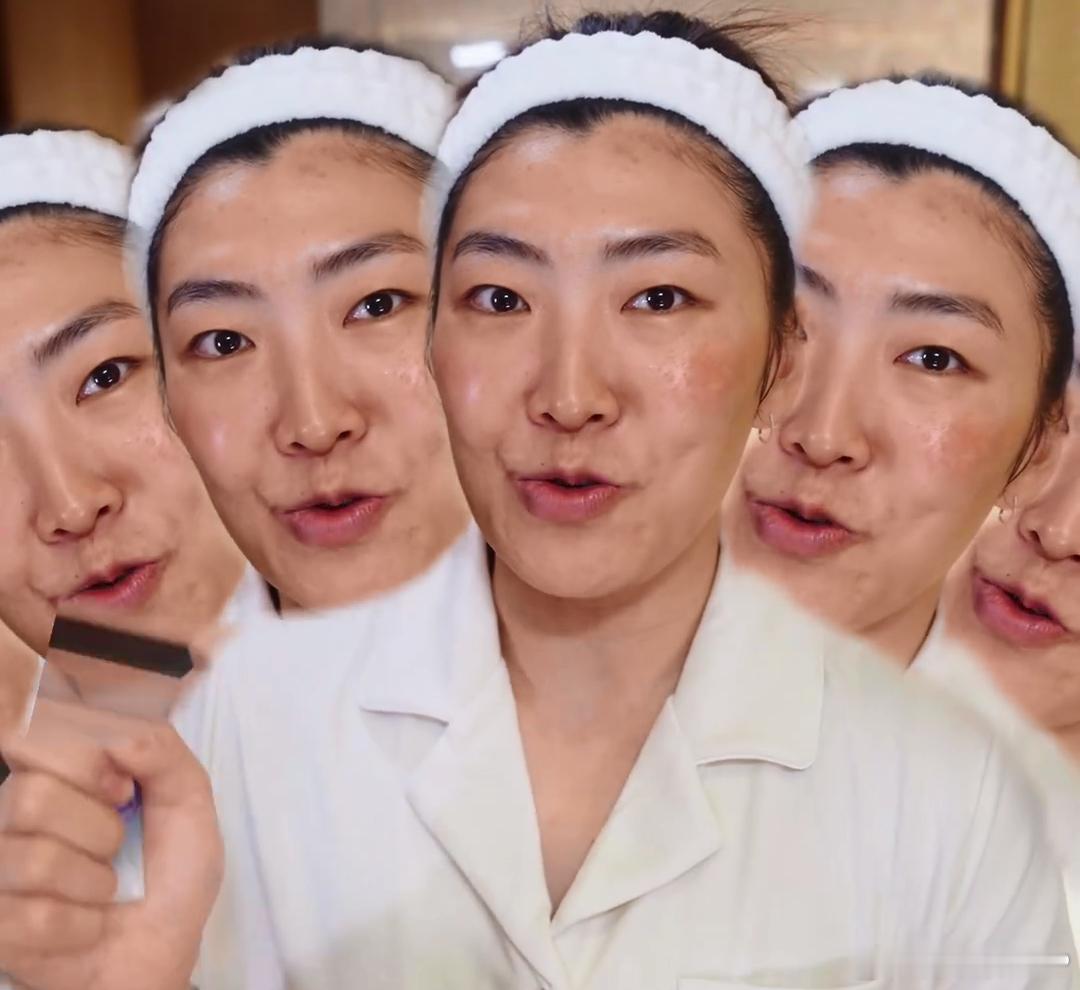 徐梦桃冠军时刻不止赛场徐梦桃在米兰冬奥会上成功卫冕自由式滑雪女子空中技巧冠