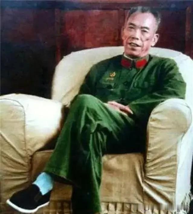 1985年万岁军主将梁兴初骤然离世，一众老战友强烈要求验尸，妻子含泪死死阻拦，不