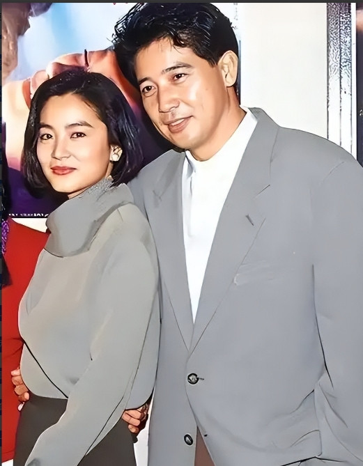 1973年，已婚的秦汉爱上了18岁的林青霞。他回家对大着肚子的妻子邵乔茵说：“我