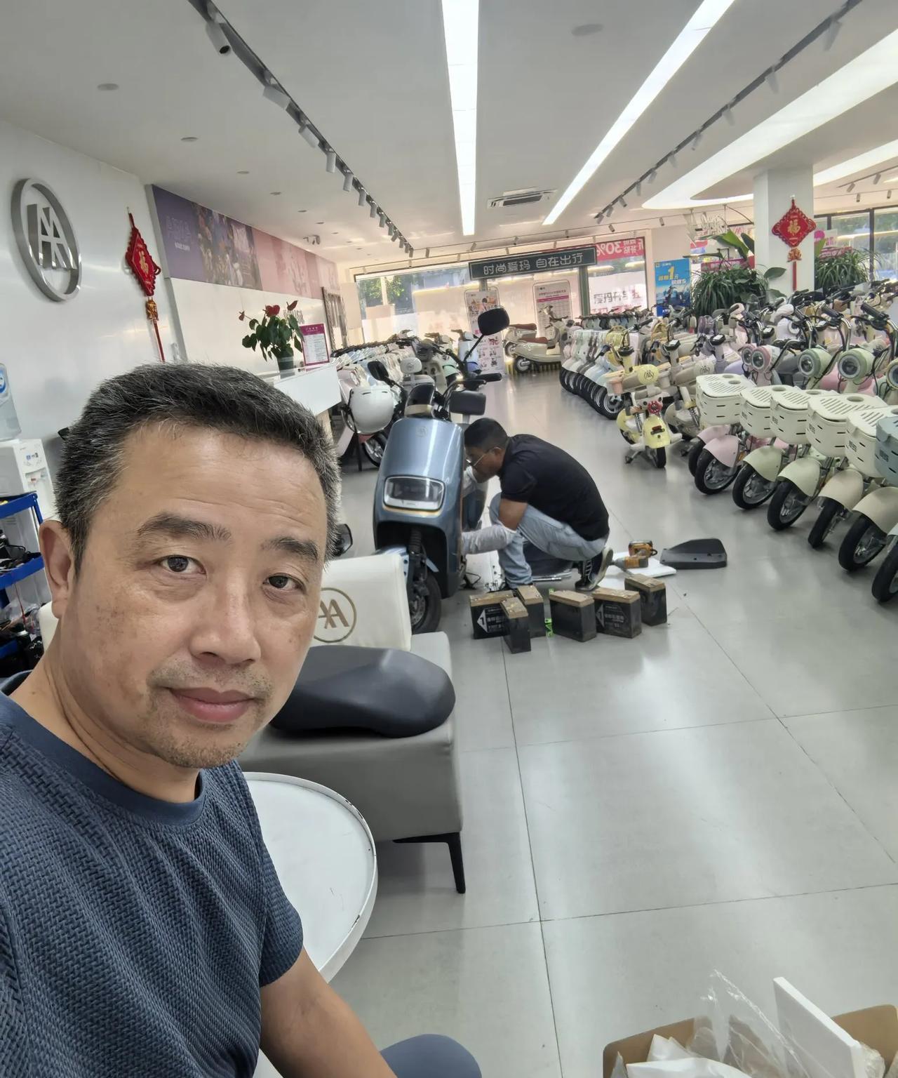 爱玛电动车，跑了三年，里程是8800多公里，感觉电池不行了，出去也就二十公里左右