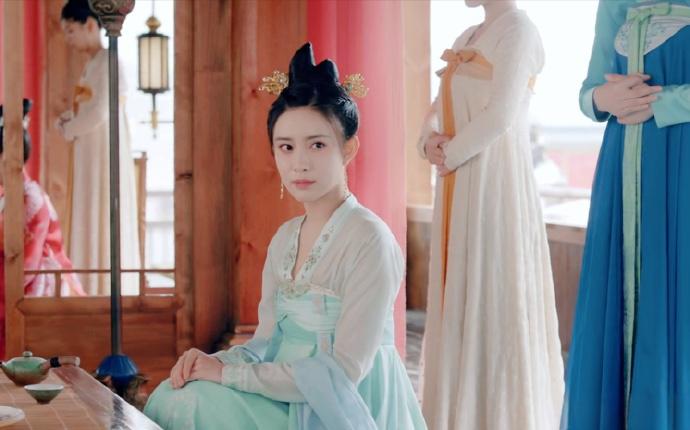 孙权的弟弟孙翊在丹阳被边洪杀害，当地督军“妫览”霸占了他的嫔妾后，又想强娶他的妻