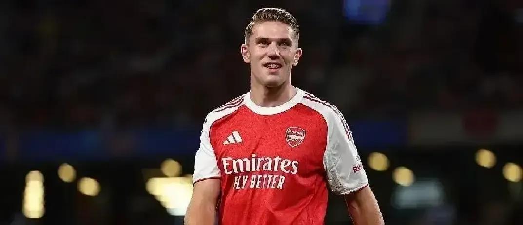 阿森纳花了7500万欧元，买了个全场跑动最努力的人。4场首发，0球0助攻。预