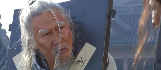1390年，朱元璋要杀李善长，李善长扑通一下跪倒在地：“我都76岁了，还能干什么