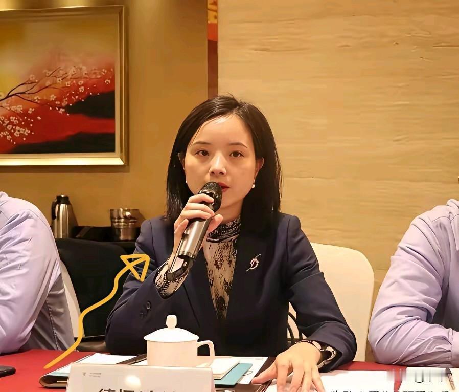 喻恩泰这瓜不管你信不信，反正狗仔卓伟已经爆料了，他被称为第一狗仔果然名不虚