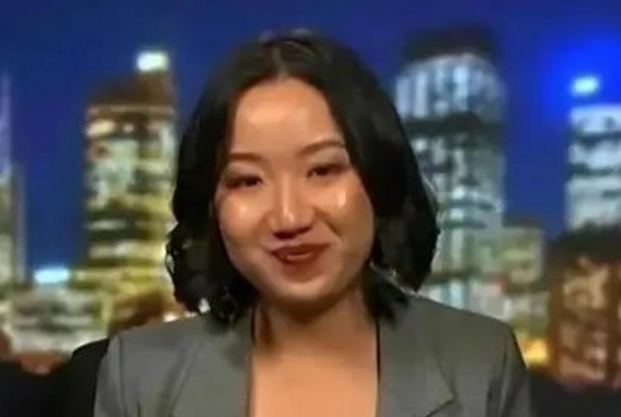 六年前，她亲手炮制"新疆棉"谎言，煽动全球品牌围剿中国产业链；六年后，她移师澳洲