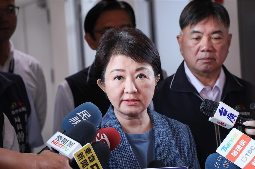 卢秀燕捐1个月工资用于救灾！“强台风肆虐无情，但台湾处处温情有爱！”今日中午12