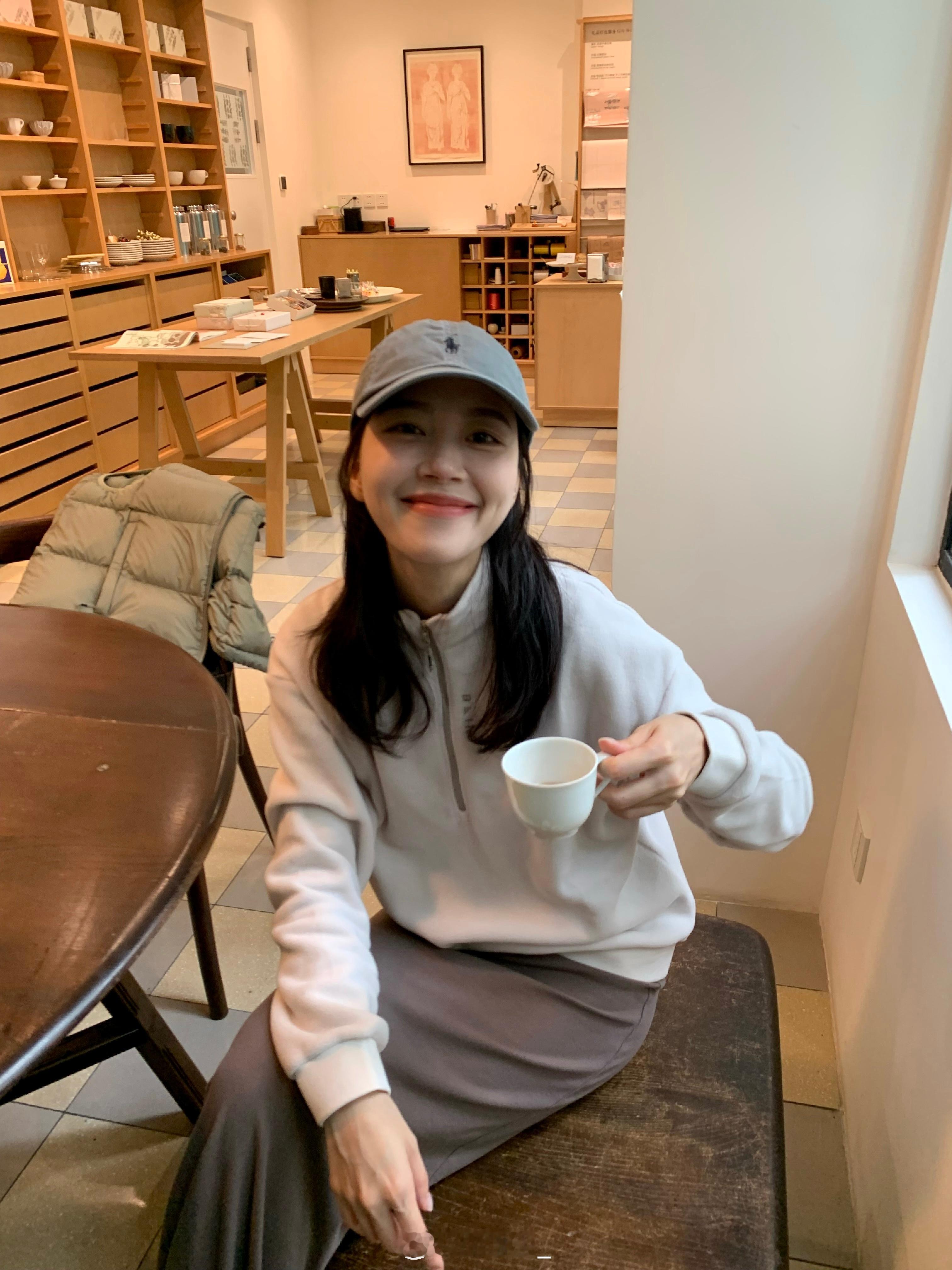 📝幸福的秘诀是＂在拥有苹果时只在意苹果