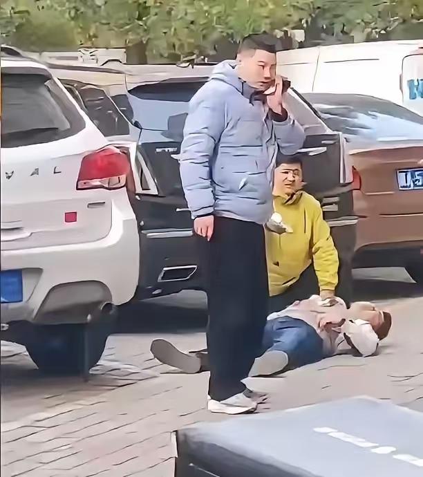 老话说断人财路犹如杀人父母，父母之仇这下真的报了！外卖小哥离职站长不让，外卖小