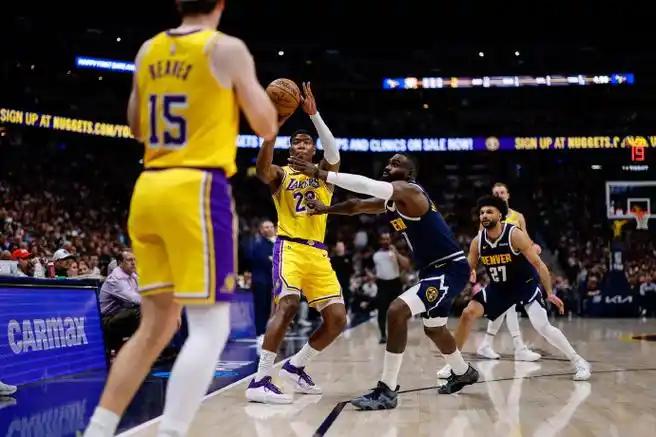 突然卸下詹姆斯的湖人发现自己强的可怕！ 湖人这段时间的变化让不少人都觉得有点