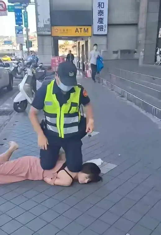 绝对不是大陆保安！哪的？