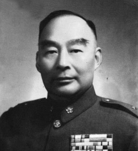 蒋介石的心腹爱将胡宗南，官高位重，是蒋嫡系中的嫡系。但胡宗南年过四十仍未娶亲，这