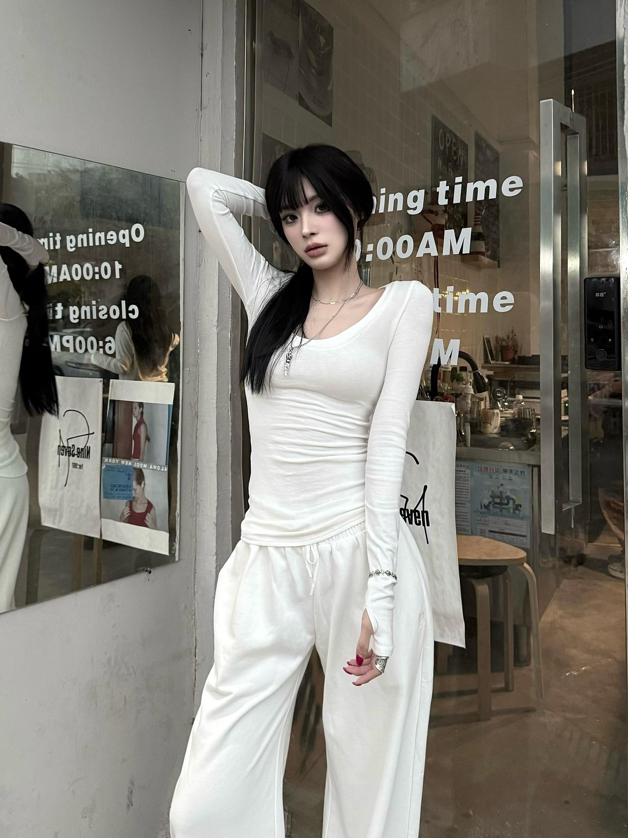 我就只是 稀里糊涂地被你吸引。