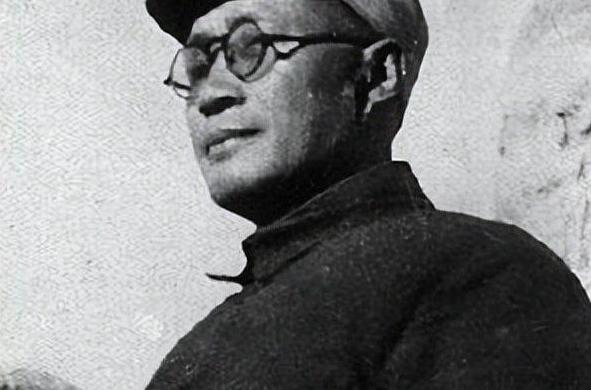 77岁的刘伯承身体状况已然非常糟糕，在京参会期间他打碎一个杯子，内心为自身状态焦