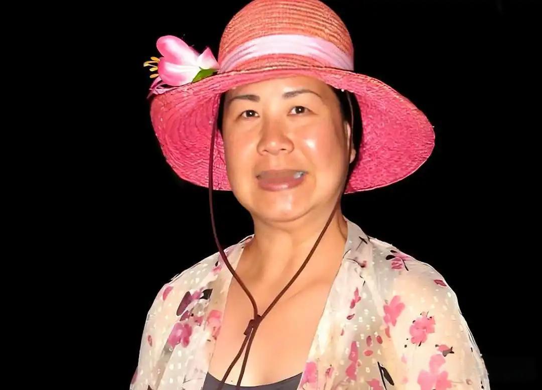 谁也没想到，美国安插在中国的“间谍头目”会是一位和蔼的大妈。更令人震惊的是，她