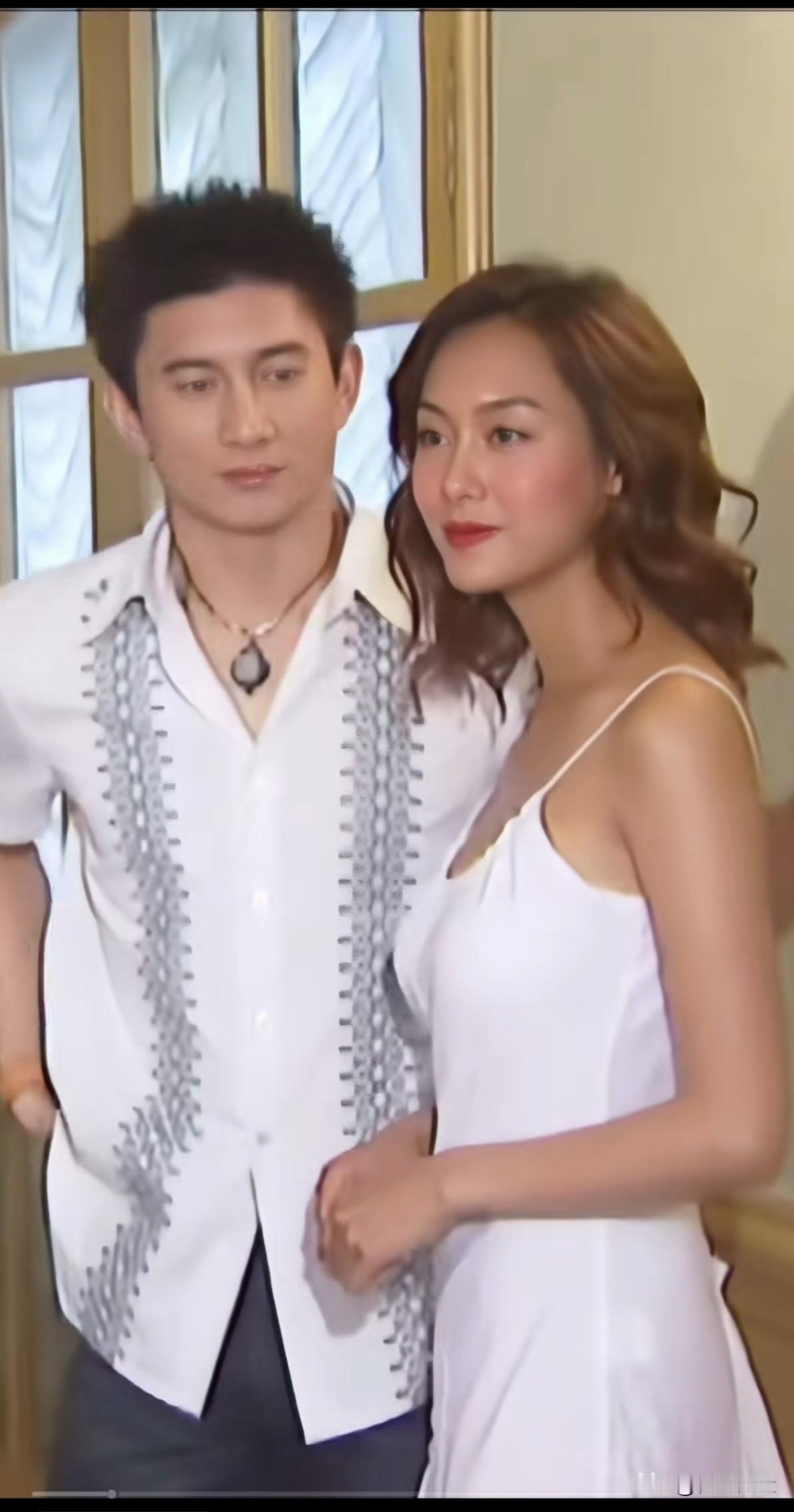 吴奇隆，朱茵好美呀，胶原蛋白满满，皮肤透着健康自然的光泽。虽然不高也不白，但是