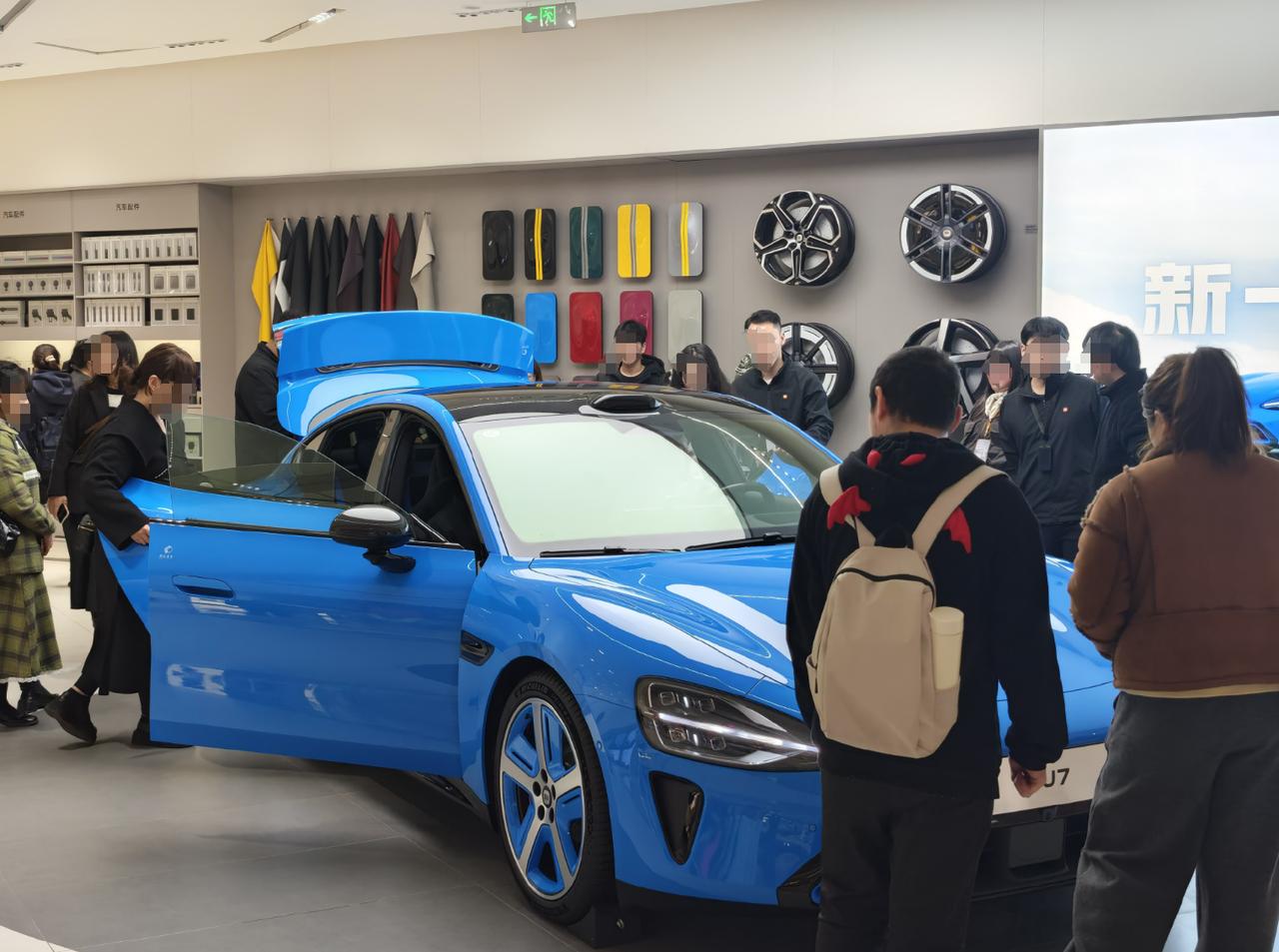 发布仅4天就交车！小米新一代SU7做到了“上市即交付”，雷军、苏炳添为新一代S