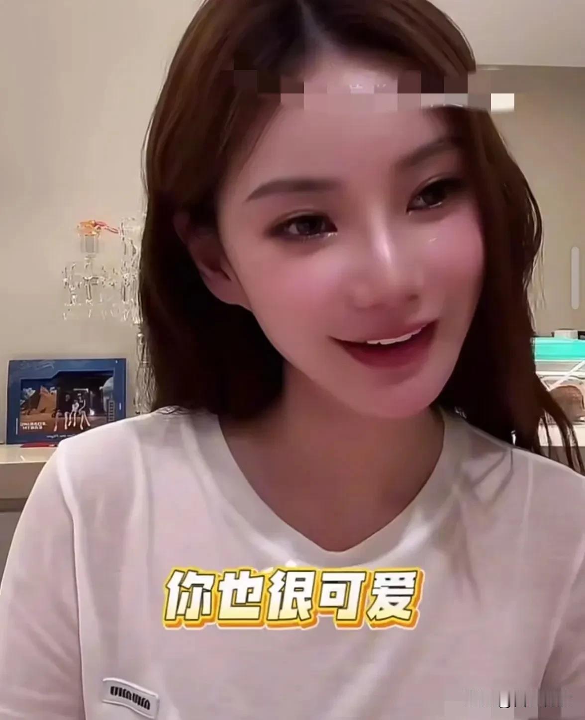 看到这幸亏大S生了俩娃要是只生一个内敛的小玥儿他们俩口子还会这样么大