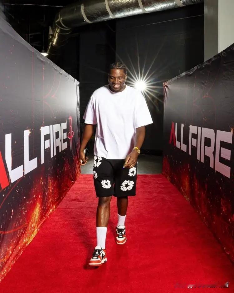 火箭老将卡佩拉彻底的被弃用了！在今天火箭主场以109：112输给掘金的比赛中，卡