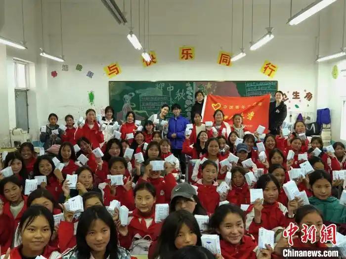 “正常的生理需求，没什么好羞耻的！”一位支教的女大学生在偏远山区发现，班上女生总