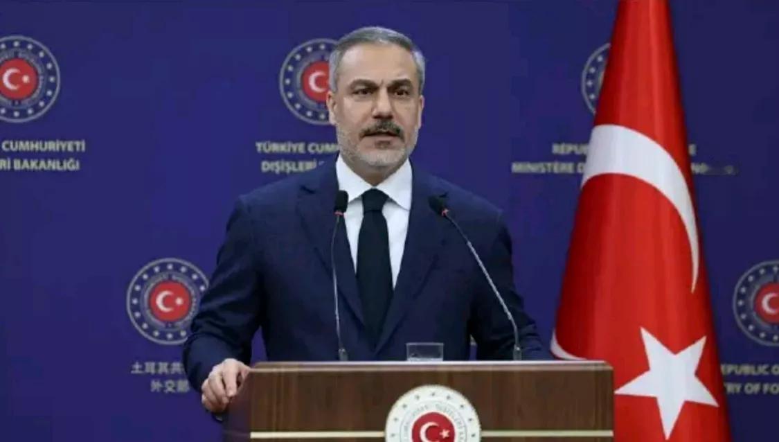 天空新闻报道，当地时间1日，土耳其外长哈坎.菲丹宣称，他当天在伊斯坦布尔会见了到