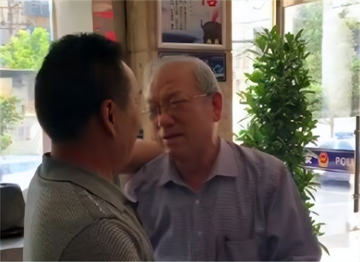 泪目！1988年，湖北一男子出于义气，借给朋友5万元做生意，之后，二人接近31年
