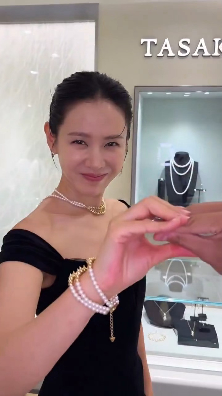 不是玄彬就不比心的女人😎不是孙艺珍就不比心的男人👍