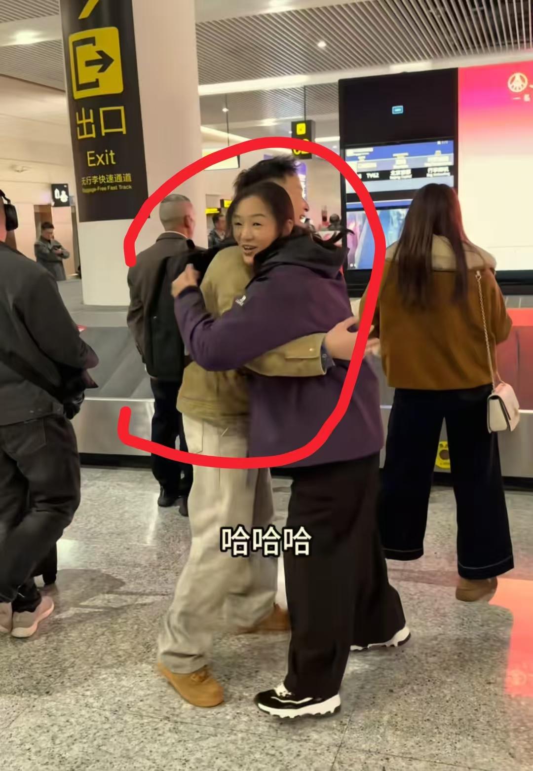 现在全网最最后悔的男人就是谢岳了吧！不是因为开了二十多个小时回了老家，也不是因