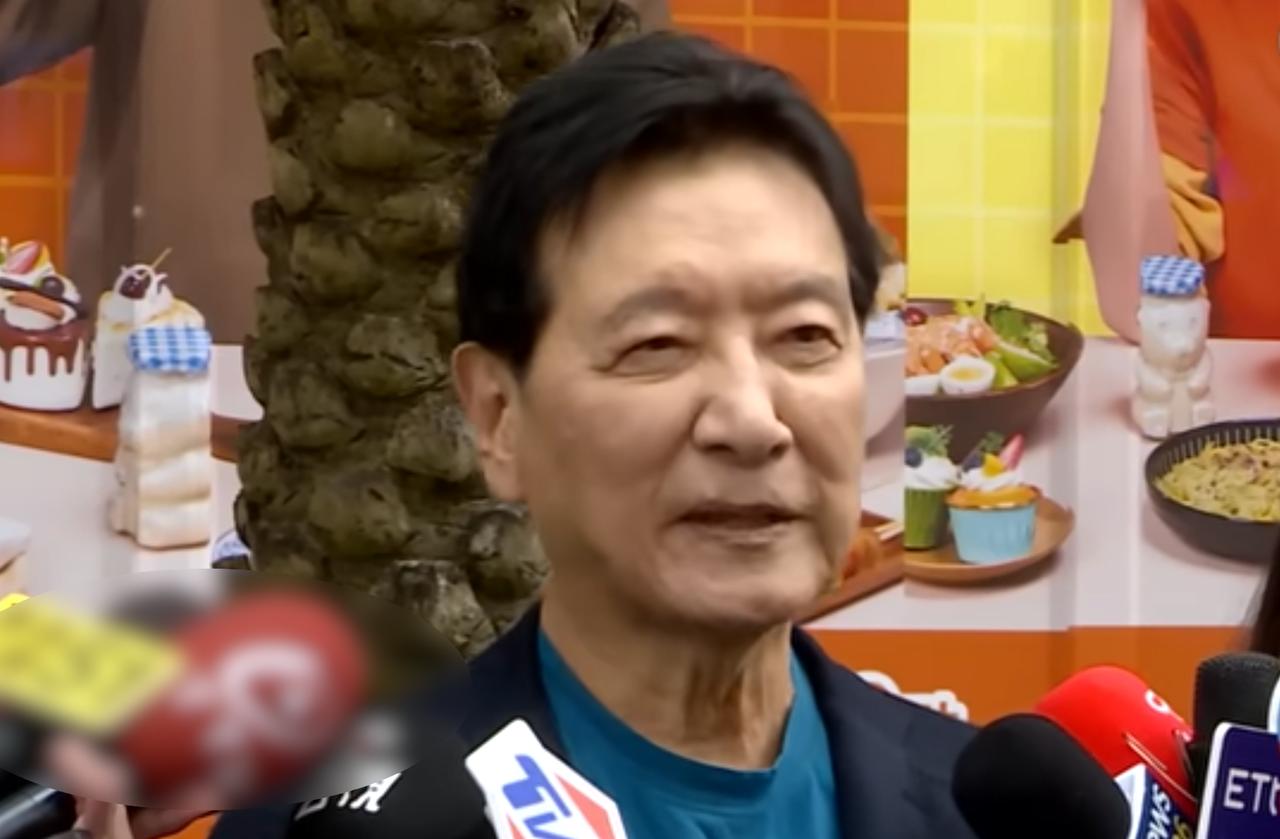 赵少康又出来秀操作啦，哈哈，真厉害！台民意机构今天终于通过了所谓“军购”特别条