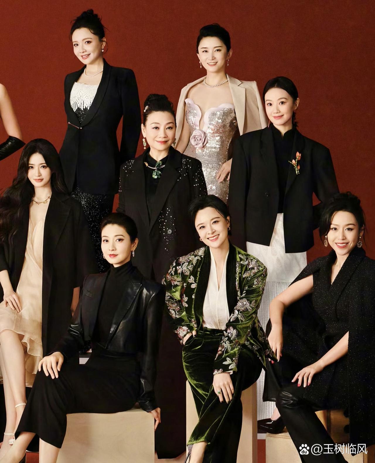 重温经典电视剧《甄嬛传》演员看看这张照片，十几年过去了娘娘们依旧风华绝代。