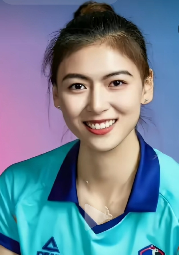 中国女排亚锦赛失利，第一时间无缘直通洛杉矶奥运会，总的来说主教练赵勇是有责任的，面对亚锦赛决赛时场上