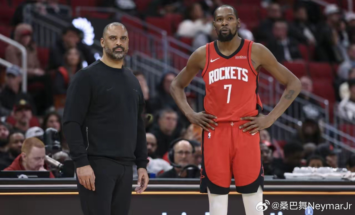 杜兰特在最近三场赛事中的失误频发，究其原因，很大程度上是源于其过度疲劳！具体来看