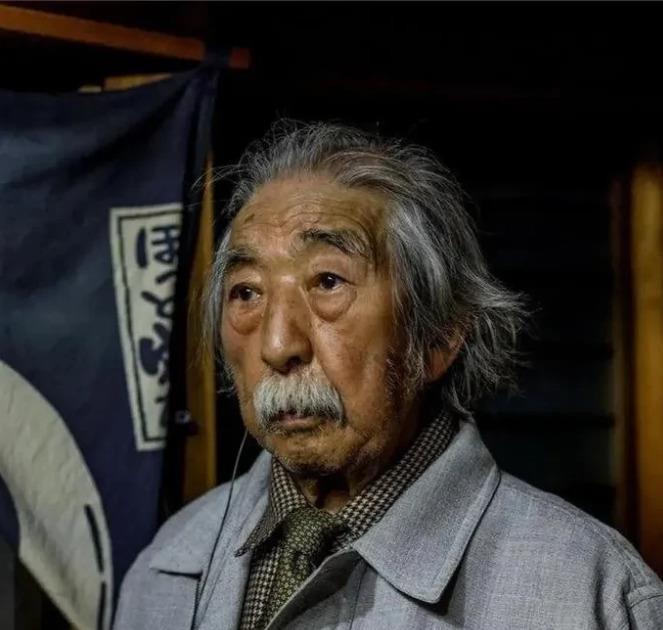 91岁的日本老兵八儿雄三郎，面对镜头时底气十足：“中日再战，我还想去！”可记者