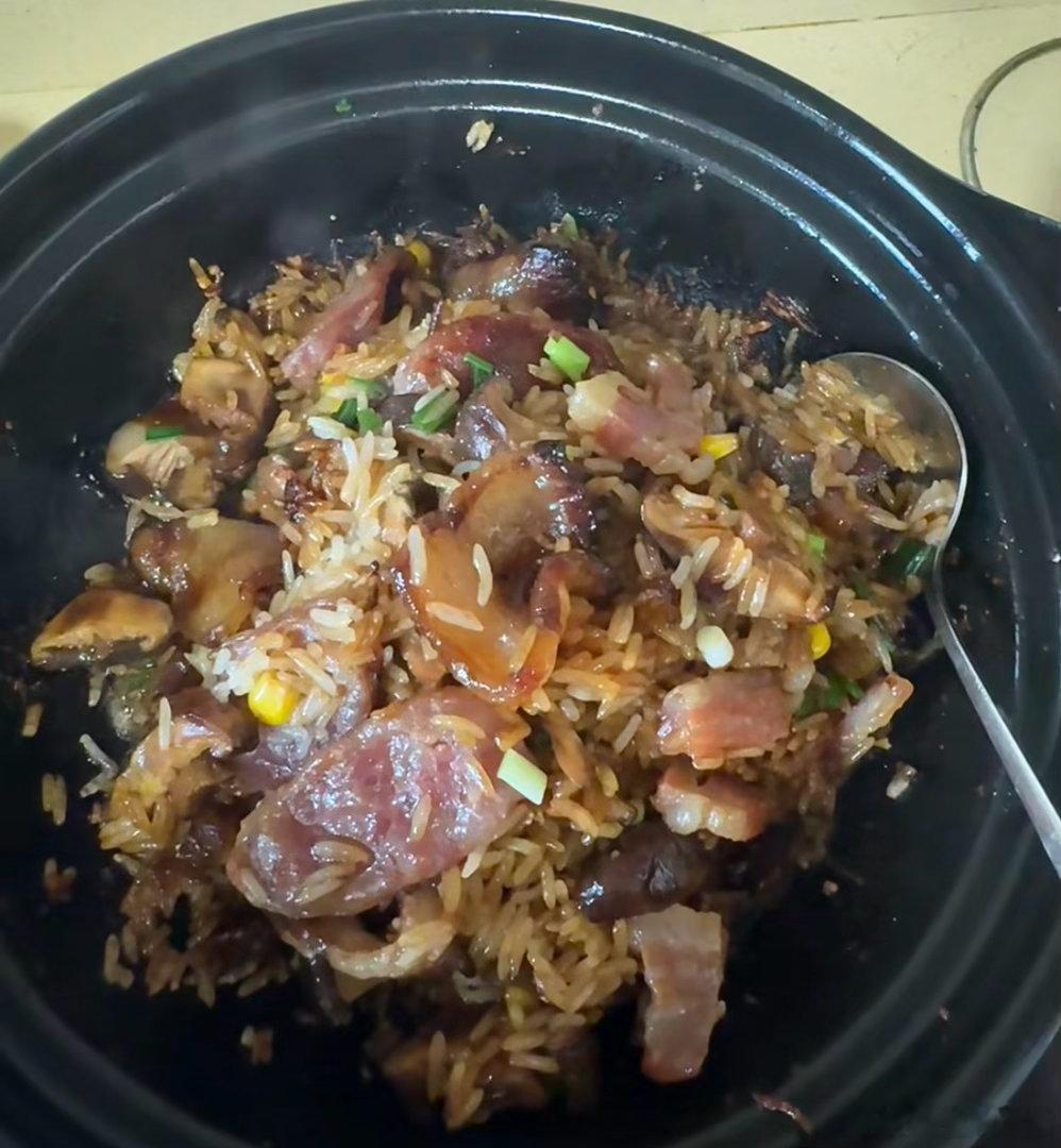 自己在家做饭反而比点外卖还贵买菜、洗菜、烹饪，吃完还要洗碗收拾灶台，把时间成本算