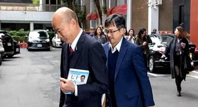 台湾地区立法机构负责人韩国瑜办公室主任、已经宣布即将参加台北市议员选战许原荣妄称