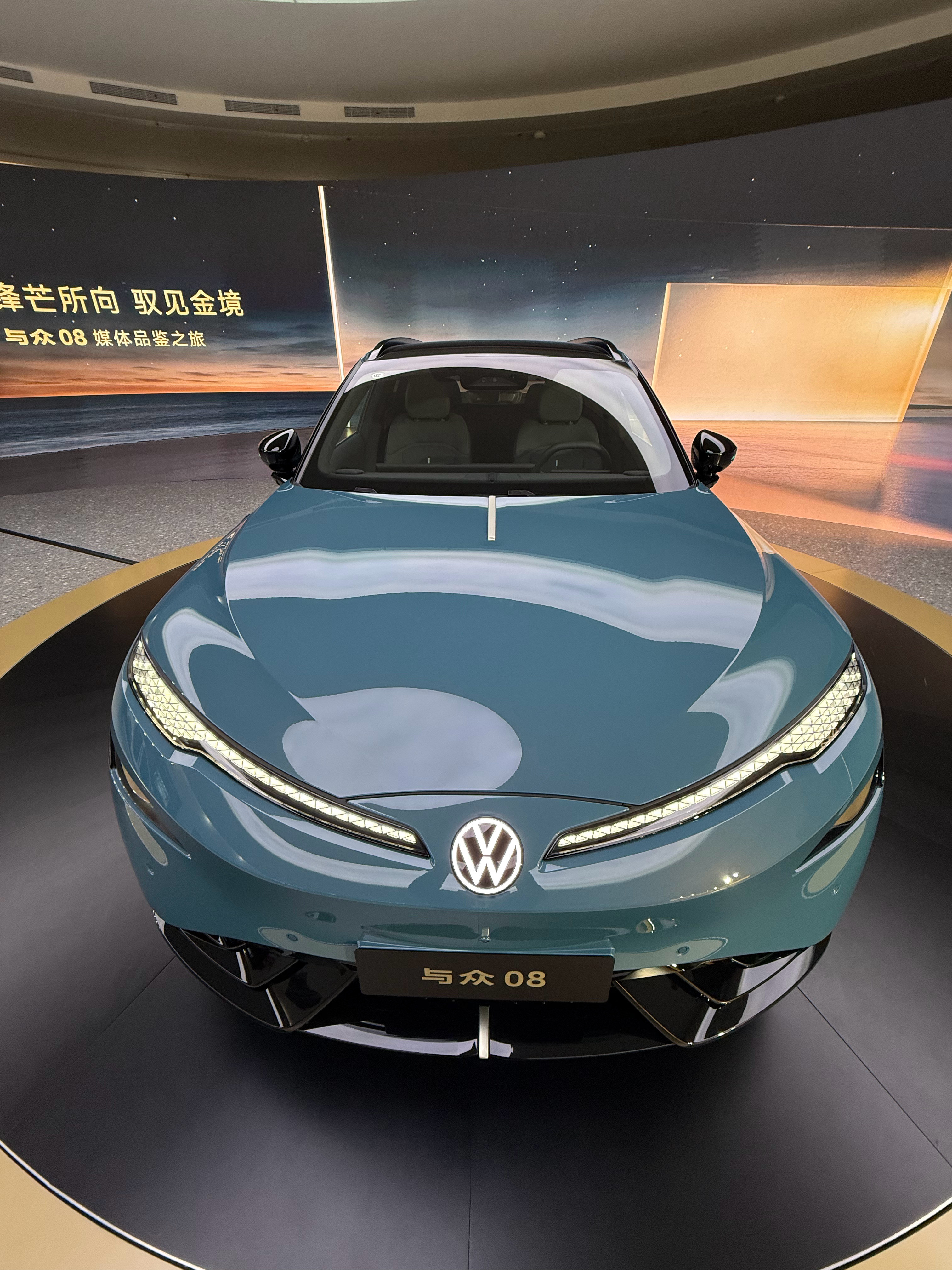 终于见到活的了——金标大众与众08:德系纯电全尺寸SUV，车长5米+轴距3米；