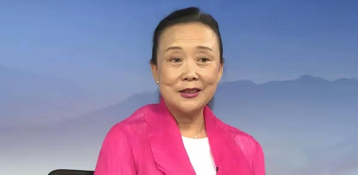 彭伊娜，女，1959年5月出生，汉族，广东省汕尾市海丰县人。1985年加入中国共