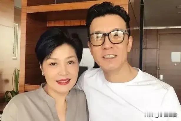 2018年，李咏在美国去世，留下遗言：“不要送回中国，就葬在这里”，妻子哈文听从