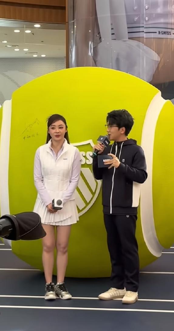 曾经的顶流美女明星怎么胖了这么多啊？差点没认出来！当年真的是火遍大江南北，无人不