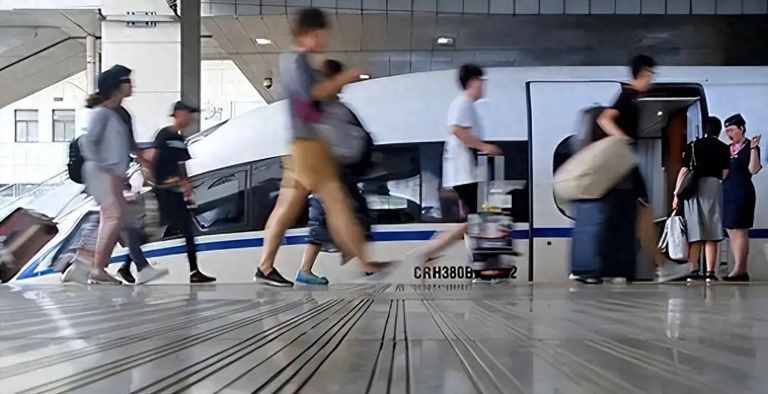 最近看到数据说29万人逃离湖南，22万出走吉林，人口迁徙这波洗牌太猛啦！北上广一