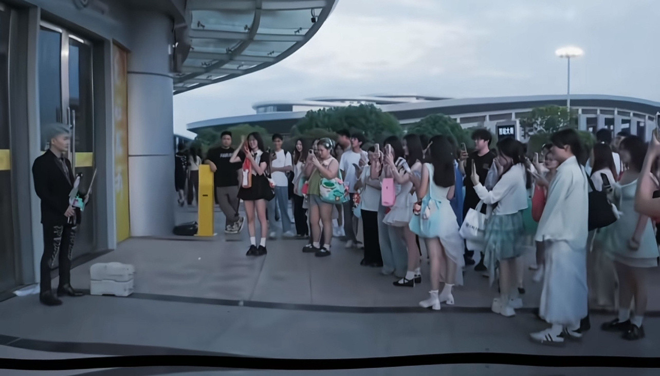 2025年最有种的男人出现了​​​