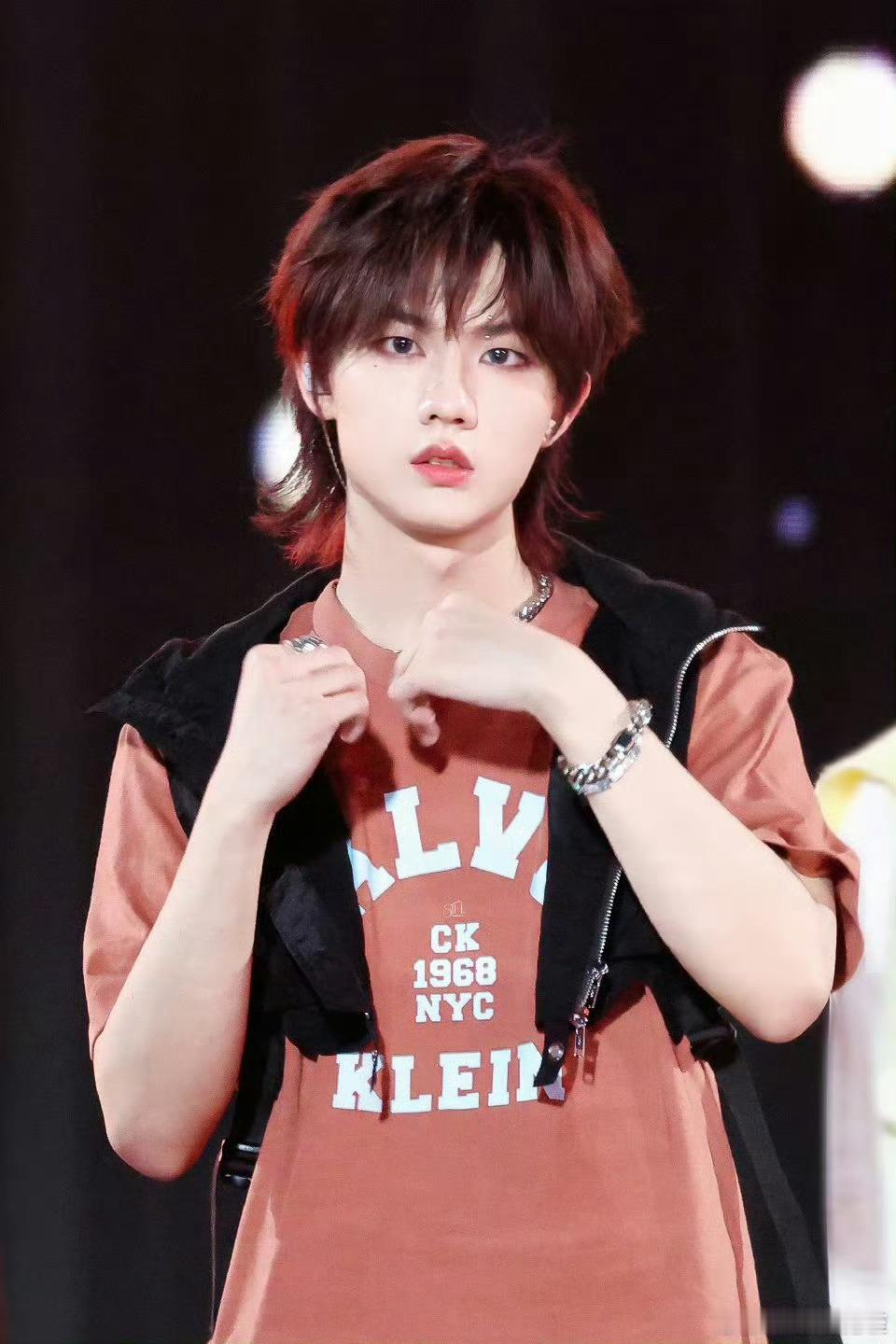 既然如此应该不介意再加一个……其实TF这个小孩也挺像的