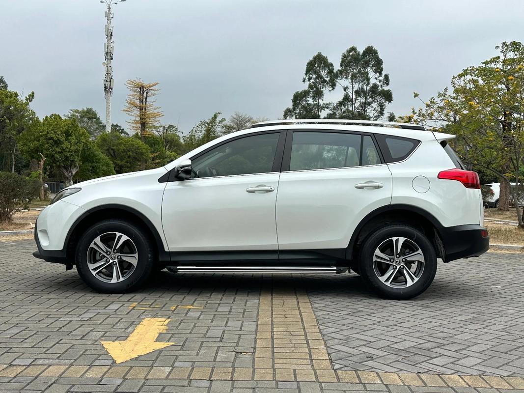 RAV4差速器(E-Four)油封微渗——广丰要换后桥总成7800元，专修换油封