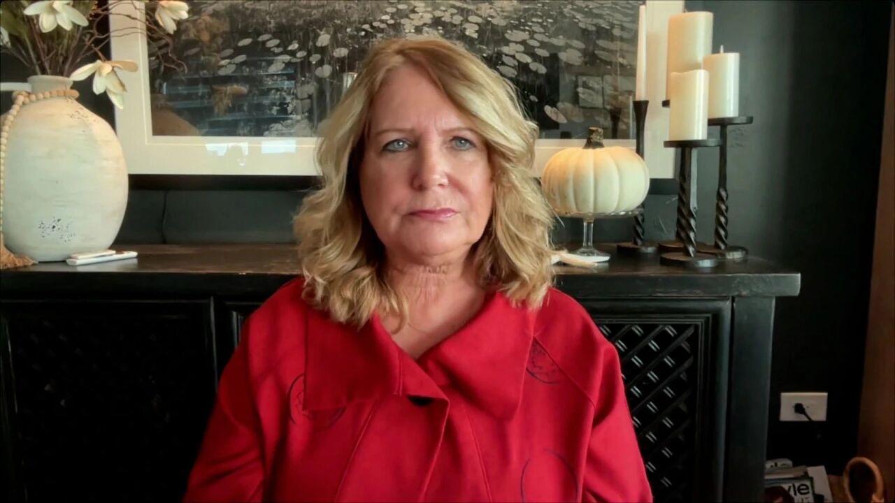 资深调查记者朱莉·K·布朗警告，即便“爱泼斯坦档案公开法案”最终生效，司法部公开