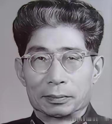 1967年，许世友到北京开会，一开国上将笑着和他打招呼，他理都不理，对方只能尴尬